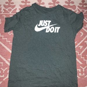 1st shirt is a S, 2nd shirt is a M, 3rd a  L, 4th is a S, and 5th a L